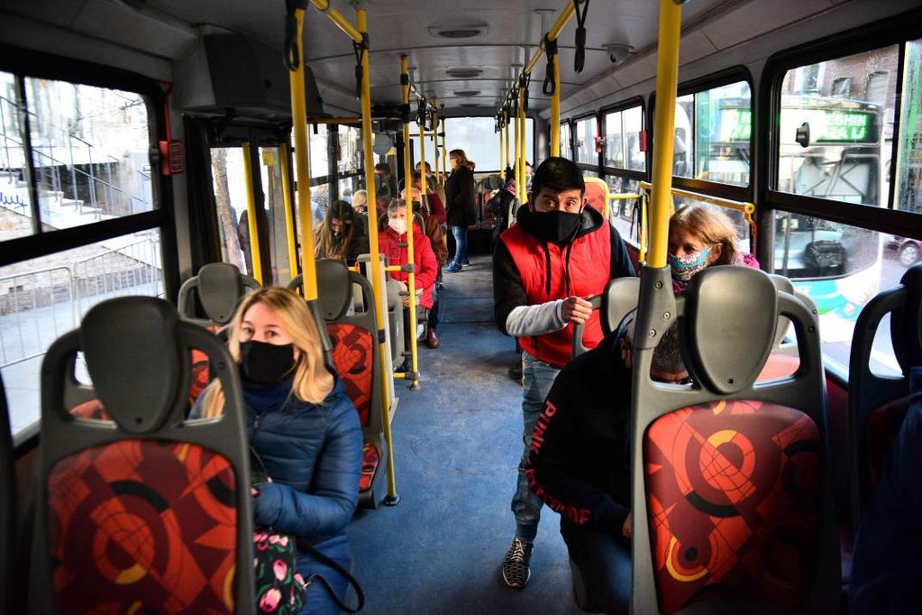 Aumentan 40% las compensaciones  al transporte público del interior