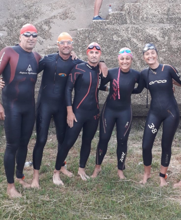 Deportistas locales compitieron del Triatlón Jeep en La Paz