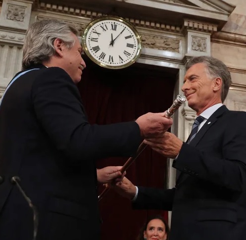 Volvió a caer el índice de  confianza en el Gobierno 