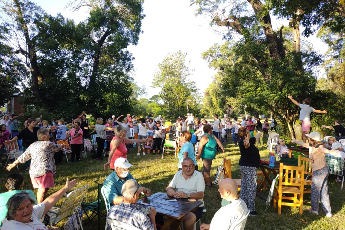 La Colonia de Personas Mayores visitó  la reserva municipal de 'Las Piedras'