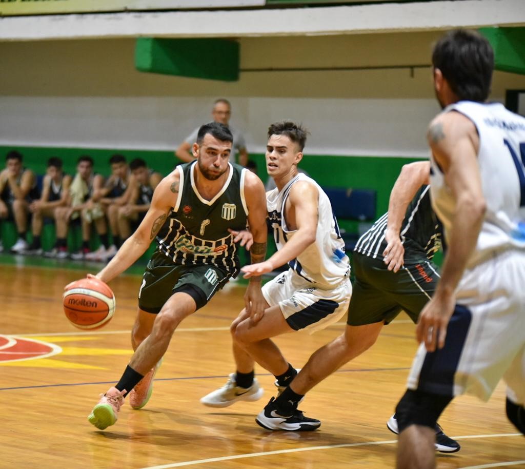 Racing se recuperó y Central agudizó su mal momento