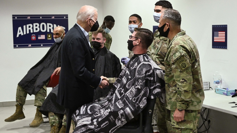 Biden visita Polonia y lamenta no ver "de primera mano" la crisis en Ucrania