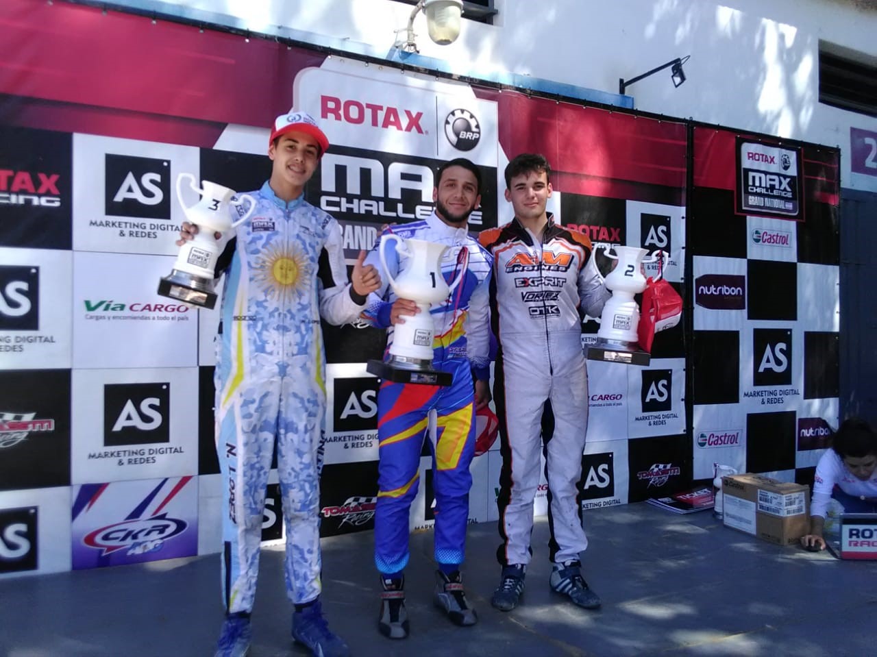 López logró un tercer puesto en su vuela al karting