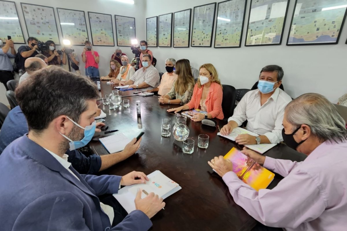 La Provincia y los gremios docentes llegaron a un acuerdo salarial