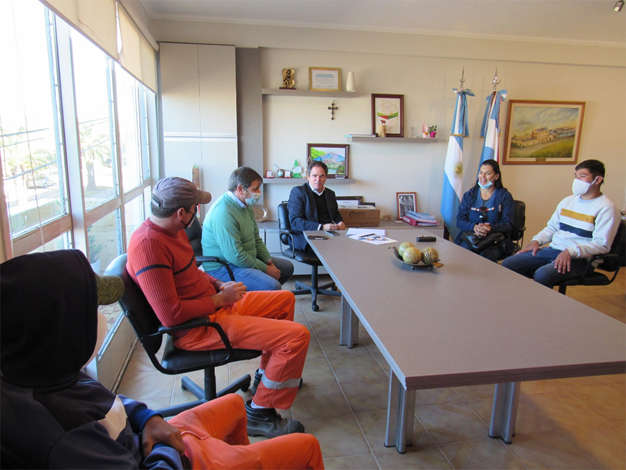 Consolidan en Larroque la integración educativa laboral