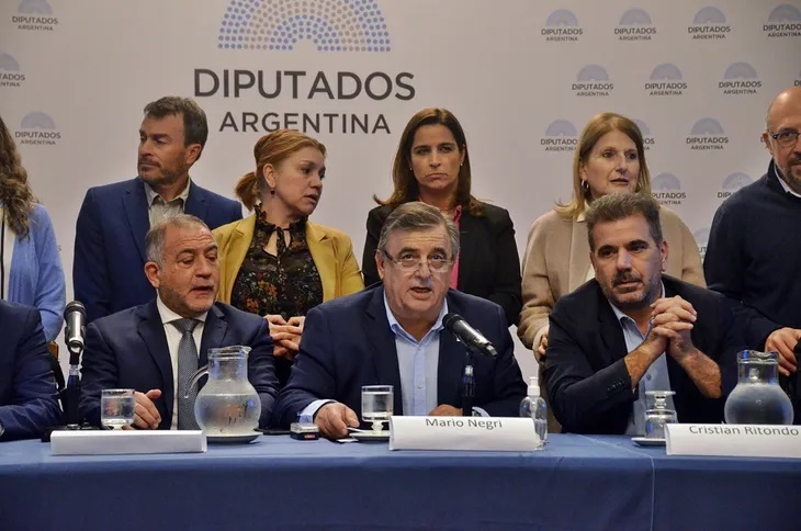 Crece el repudio contra la división del kirchnerismo en el Senado  