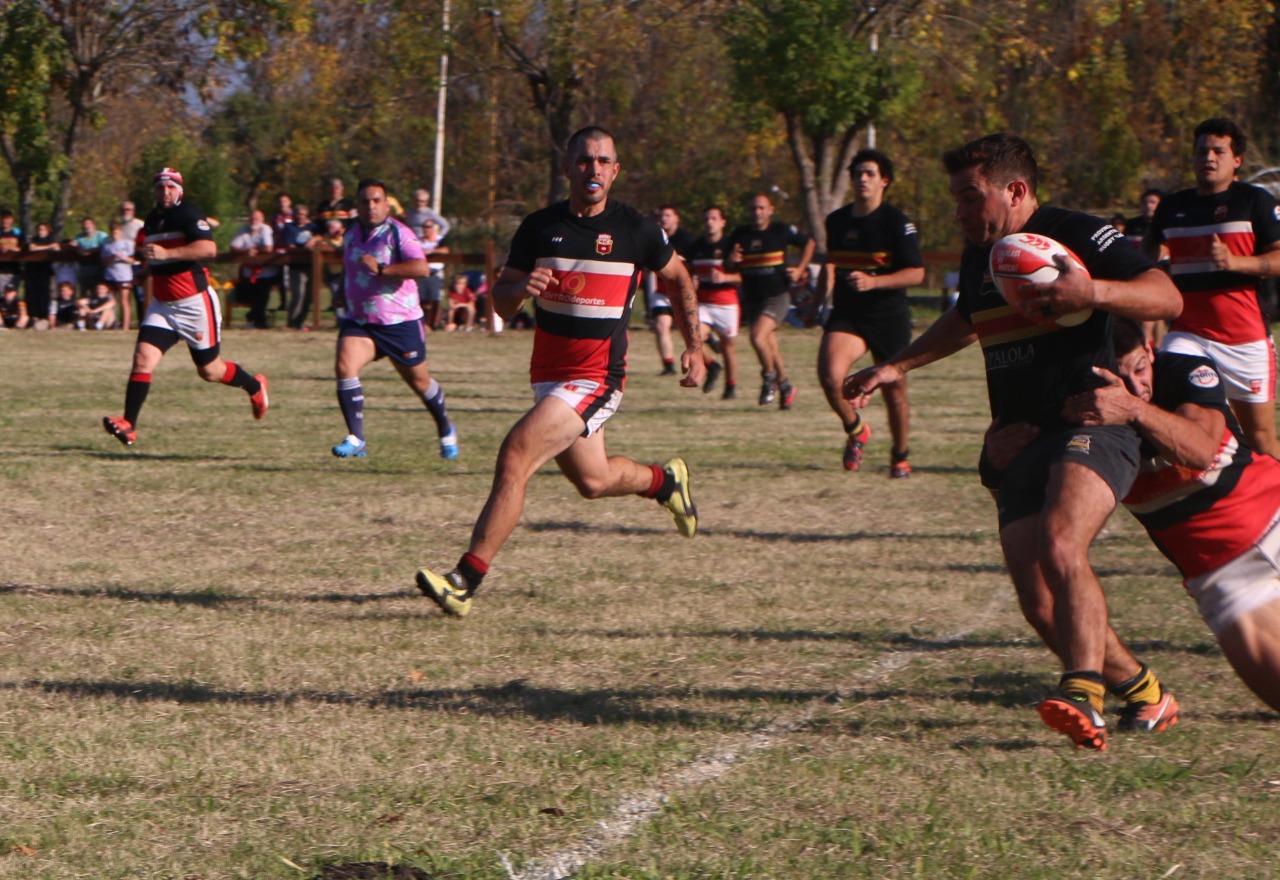 Carpinchos y Central terminaron a mano en el clásico de la ciudad