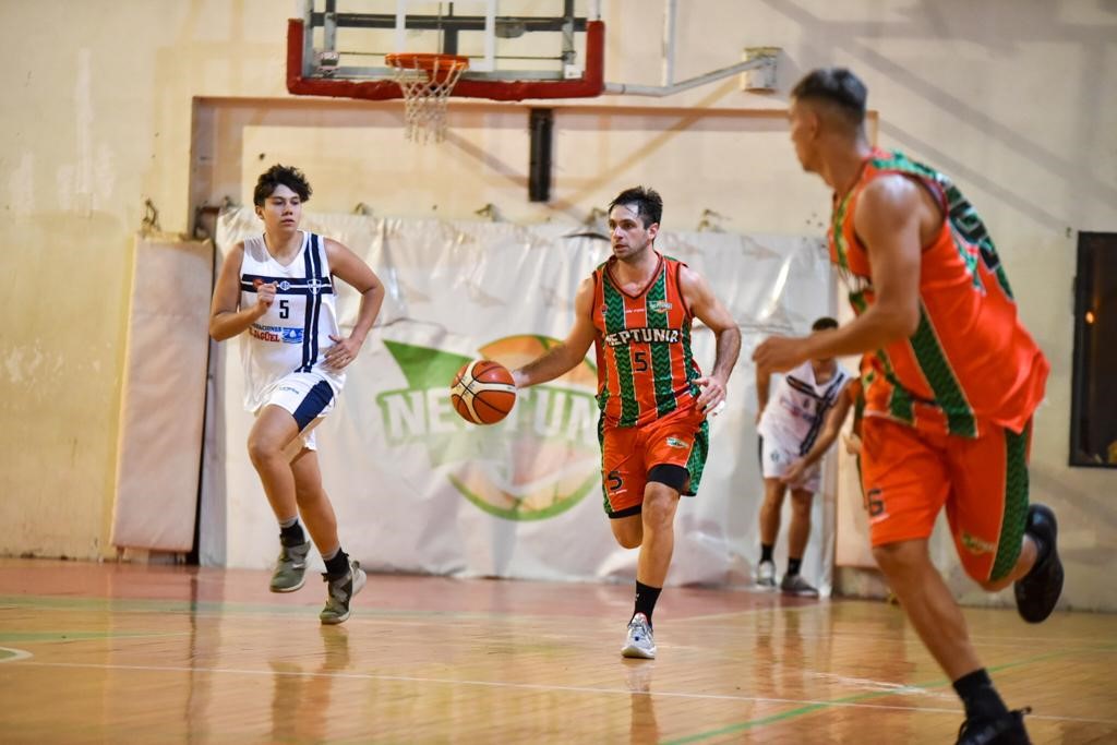 Con el protagonismo de los equipos locales, comienza  a definirse la fase regular de la División Entre Ríos