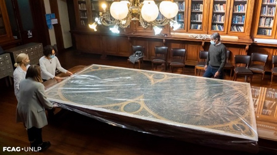 Restauraron el "mapa del cielo" del siglo XIX  de la Facultad de Ciencias Astronómicas