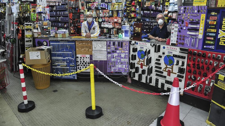 Las ventas de comercios minoristas subieron 6% anual en abril y 0,3% frente a marzo