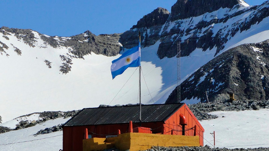El Presidente planea celebrar el 25 de Mayo en la Antártida