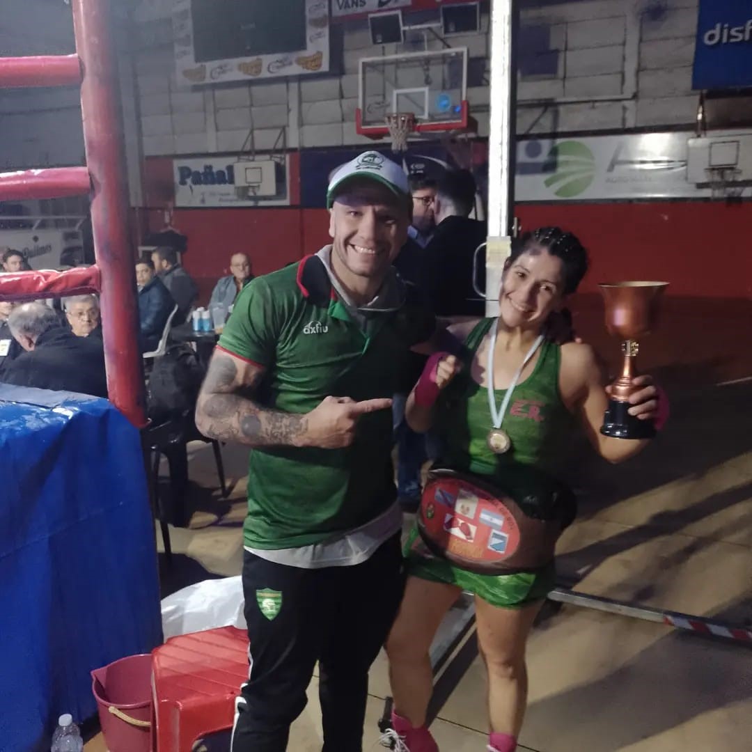 En fallo dividido, González se llevó el cinturón