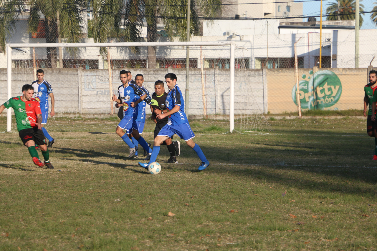 Fútbol Departamental: La Vencedora y Juvenil repartieron puntos en el Municipal