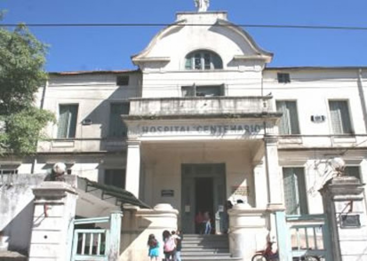 En el “Centenario” ingresó a terapia intermedia la mujer salvajemente herida