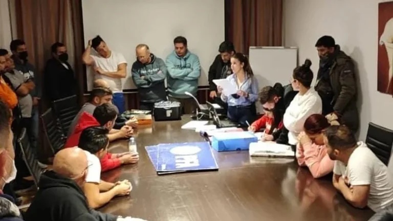 Avión retenido: Duro comunicado de la Embajada de Israel 