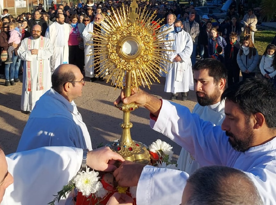 La grey católica celebró Corpus Christi