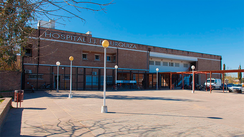 En la autovía un camión sin control chocó contra un auto