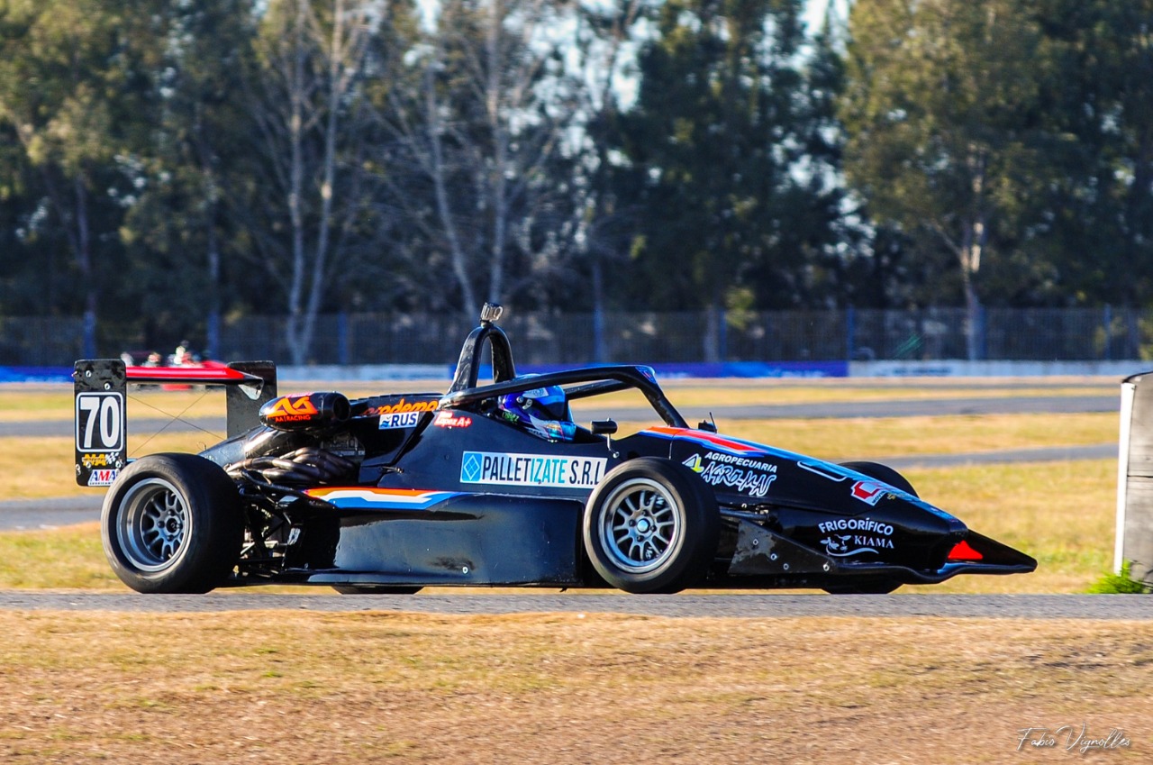 Pilotos locales tienen intensa actividad automovilística