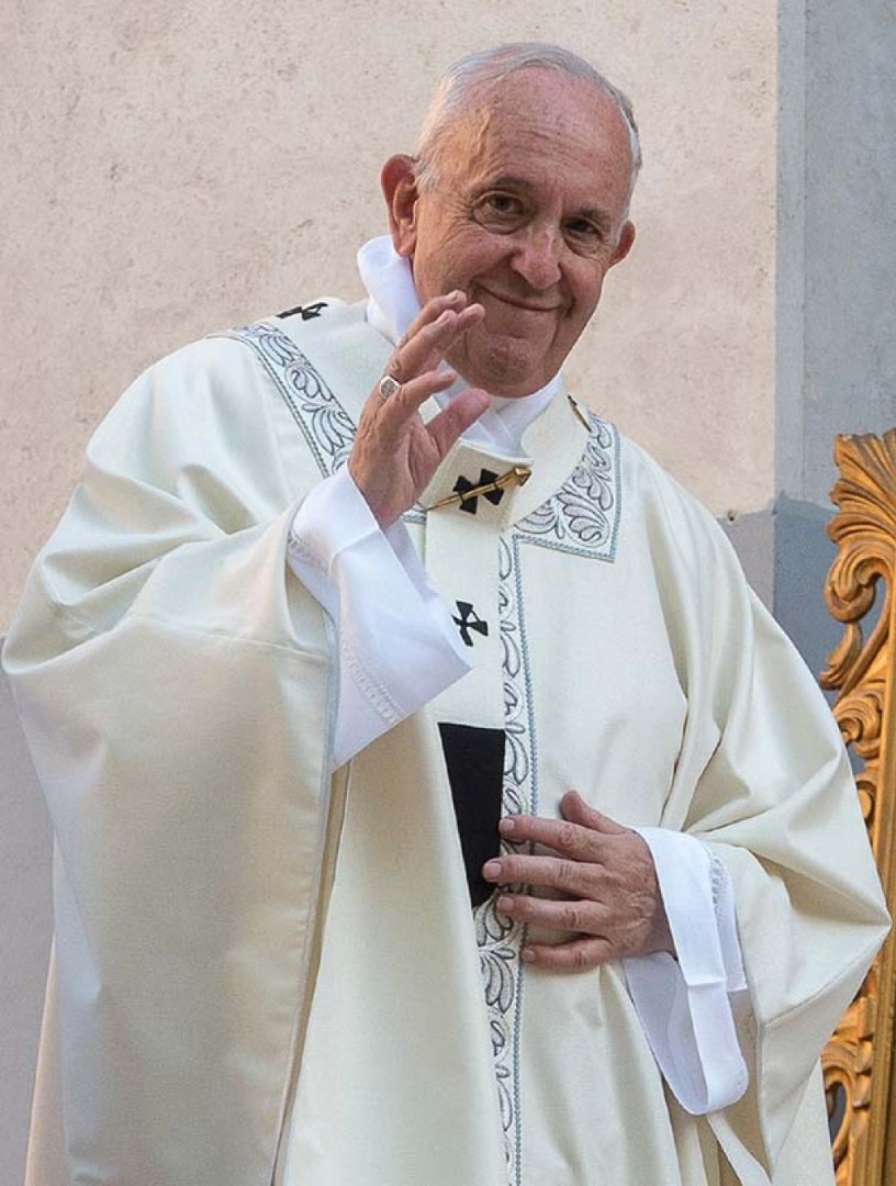 Francisco negó rumores de  renuncia y se ofreció a ir a Moscú  y Kiev a ayudar a la paz