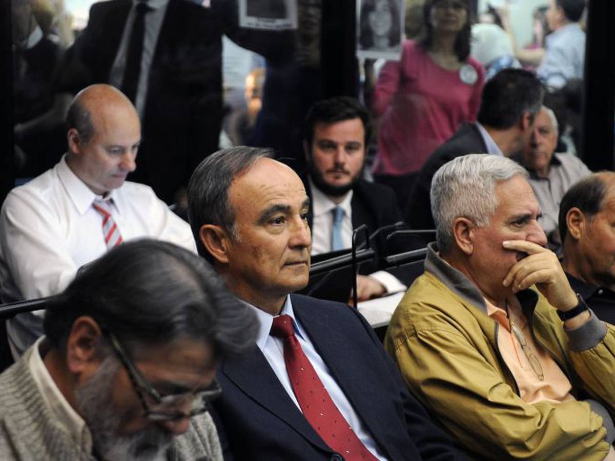 Condenaron a perpetua a  cuatro  exmilitares por los "vuelos  de la muerte" de la dictadura