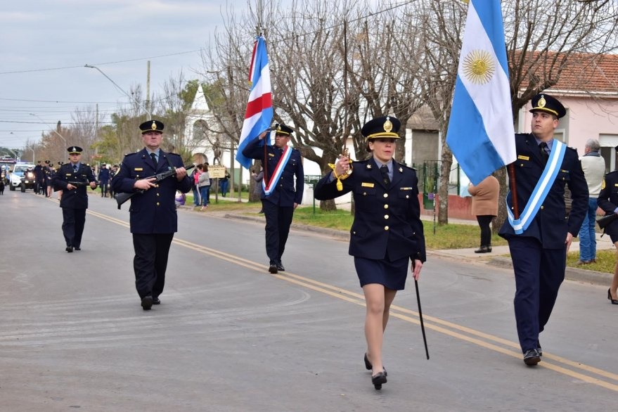 Con un desfile multitudinario Aldea San Antonio celebró 206  años de Independencia