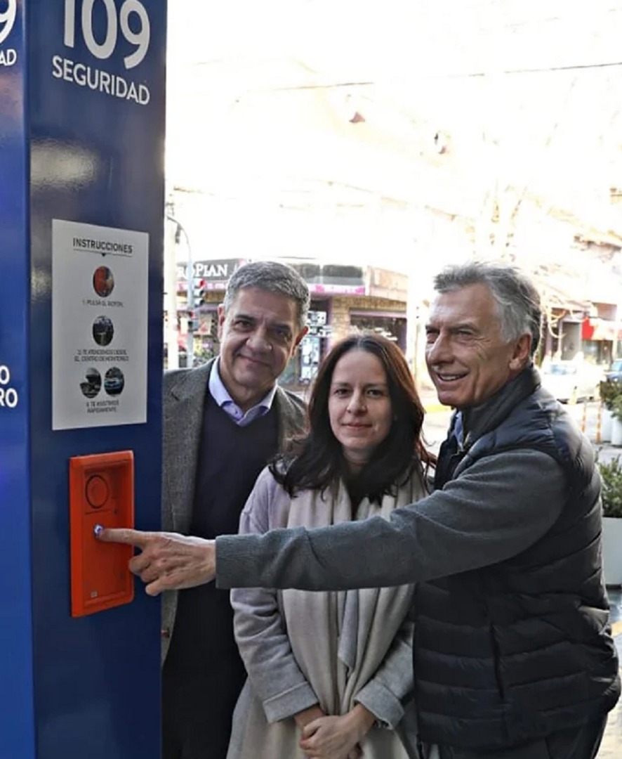 Macri encabezó otra recorrida:  estuvo con su primo Jorge en La Lucila