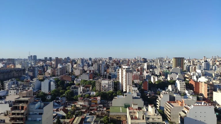 El alza del dólar libre frenó el mercado  inmobiliario: se paralizan operaciones y prevén más bajas