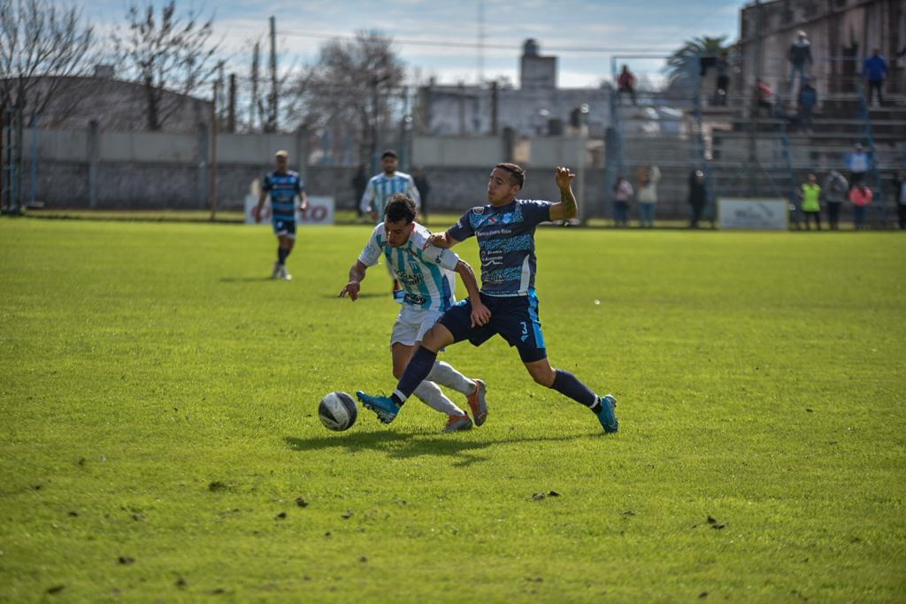 En crisis: Juventud fue goleado por Gimnasia y se hunde en puestos de descenso