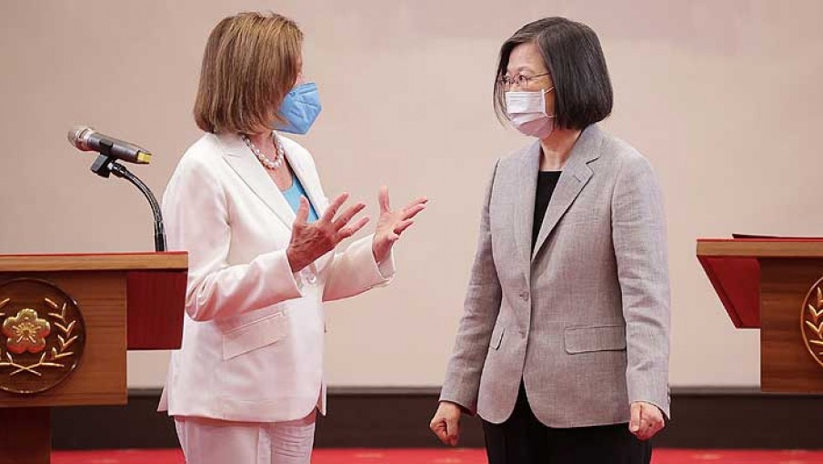 Pelosi dice que EEUU no abandonará a Taiwán pese a la ira de China por su visita