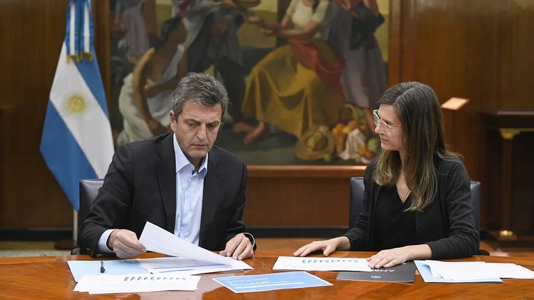 Las jubilaciones subirán 15,53% en septiembre y pagarán un bono durante por tres meses