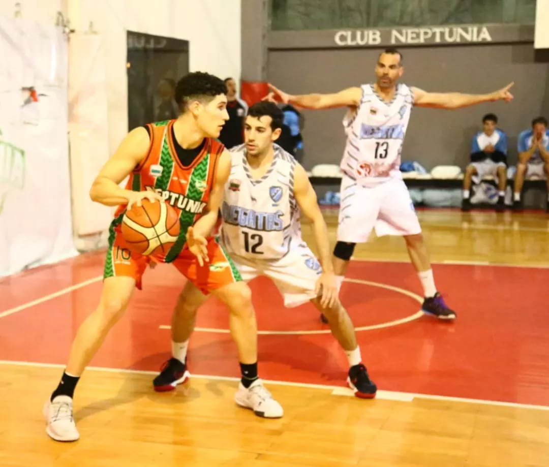 Neptunia y Racing juegan por el Pre-Federal