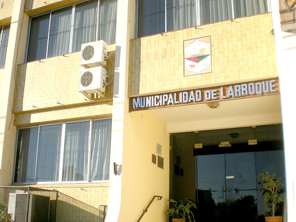  Comenzaron los trabajos  de pavimentación de 14  cuadras en Larroque