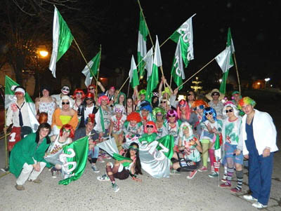 Los estudiantes de Larroque festejaron su Día con serenata y paseo