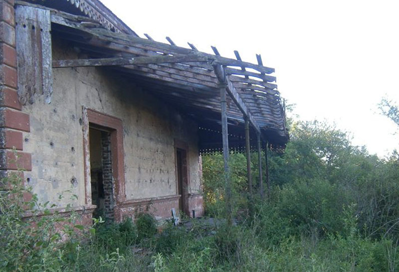 Abandono total en la estación  ferroviaria de Palavecino