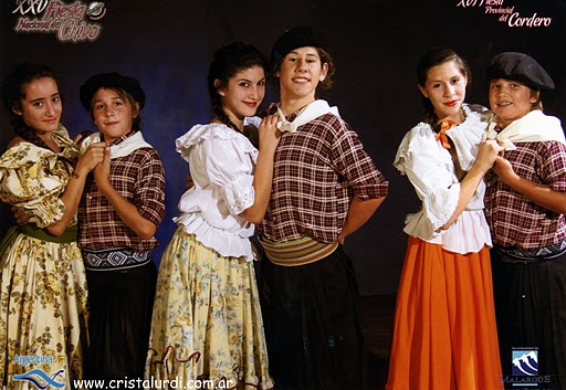 La escuela “Raíces Gauchas” de Urdinarrain actuó en Mendoza  