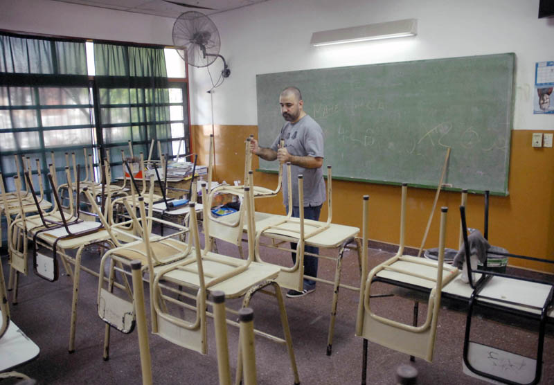 Hubo una importante  adhesión a la huelga  docente, según AGMER