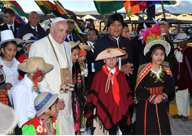 Colaboremos en la construcción de una sociedad justa y solidaria”, dijo el Papa en Bolivia