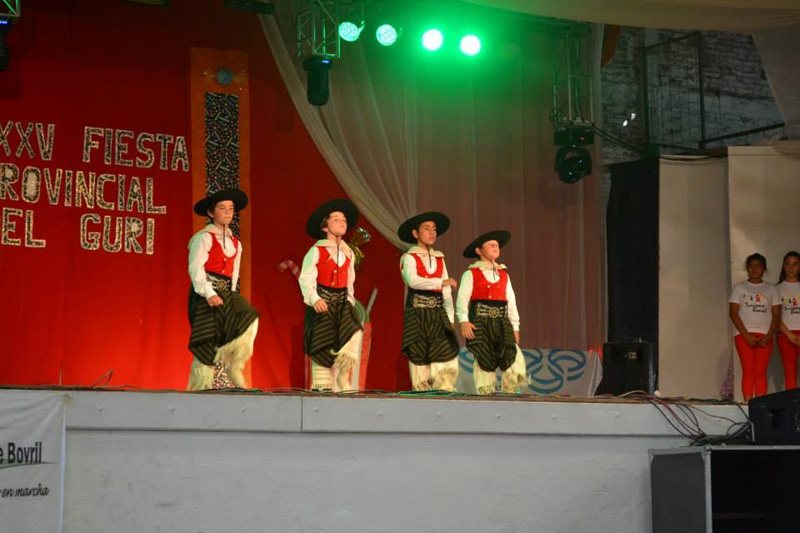 Ballet larroquense recibió premiaciones en Festival del Gurí en Bóvril
