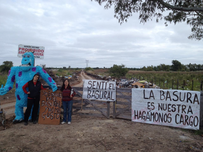  La agrupación “Me hago cargo”  realizó una manifestación en el  basural de Pueblo General Belgrano 