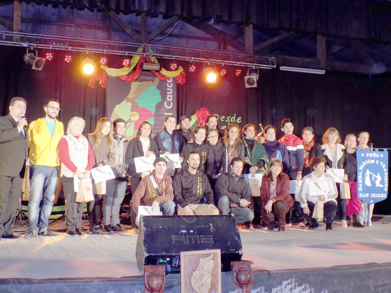 Con éxito se realizó el 3º Encuentro de  Danzas Folklóricas "Desde el Cauce"