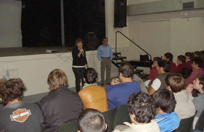Alumnos larroquenses participaron de una charla en el Mes de la Memoria