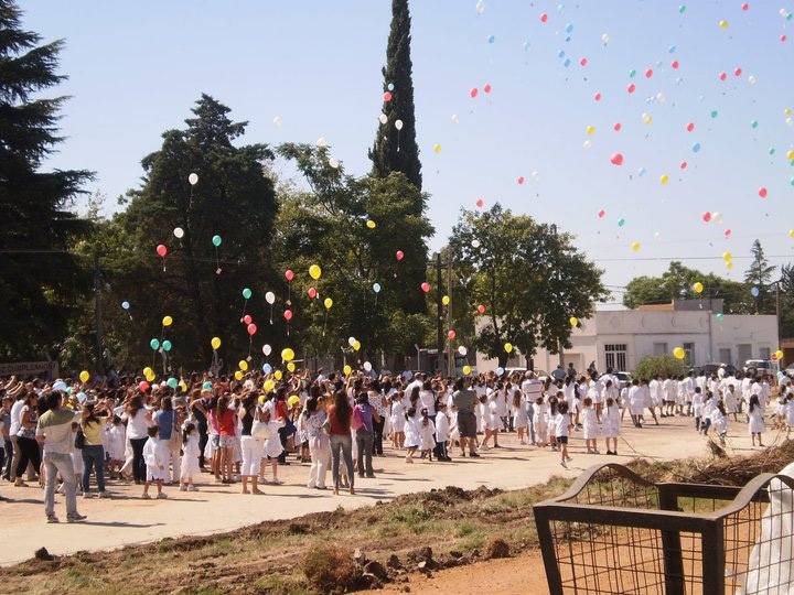 Escuela "Faustino Suárez" de Larroque festeja sus 100 años de vida educativa