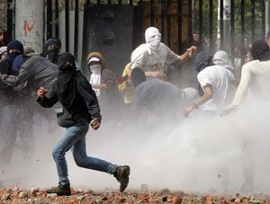 Continúan protestas de  estudiantes en Colombia