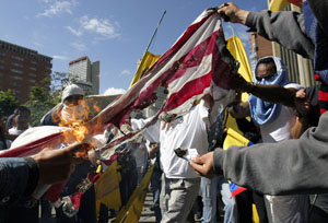 Otra violenta protesta  contra Bush en Bogotá