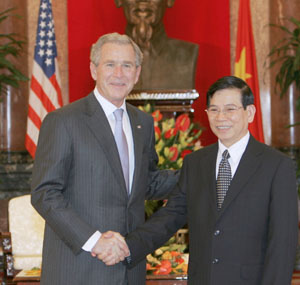 Vietnam recibe a Bush  y a líderes de la APEC