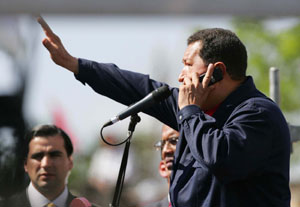 Chávez reivindicó ayer  su cruce con el Rey