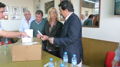 Larroque recibió kits para control de droga en conductores