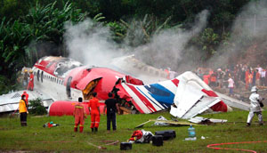 Tailandia: 88 muertos  al estrellarse un avión