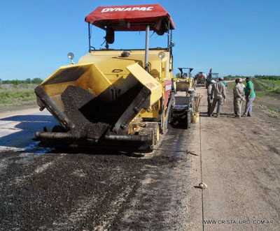 Colocan carpeta asfáltica en la Ruta 51, entre Pastor Britos y Estación Parera