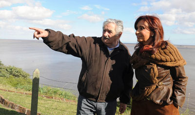 Mujica desmintió coimas en torno al dragado